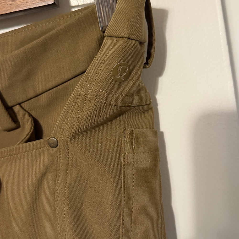 Lululemon ABC Pant Men 30x32 Tan Classic Fit Warpstreme Stretch Chino LM5335SE - Picture 9 of 13